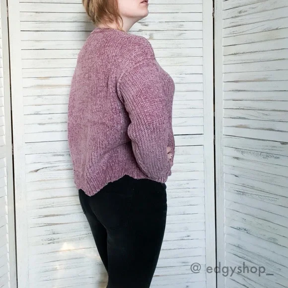 89th & Madison | Scalloped Hem Chenille Sweater - Picture 4 of 6